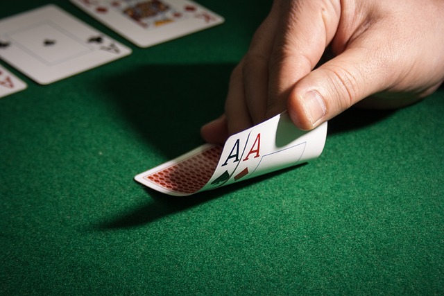 bluff in poker